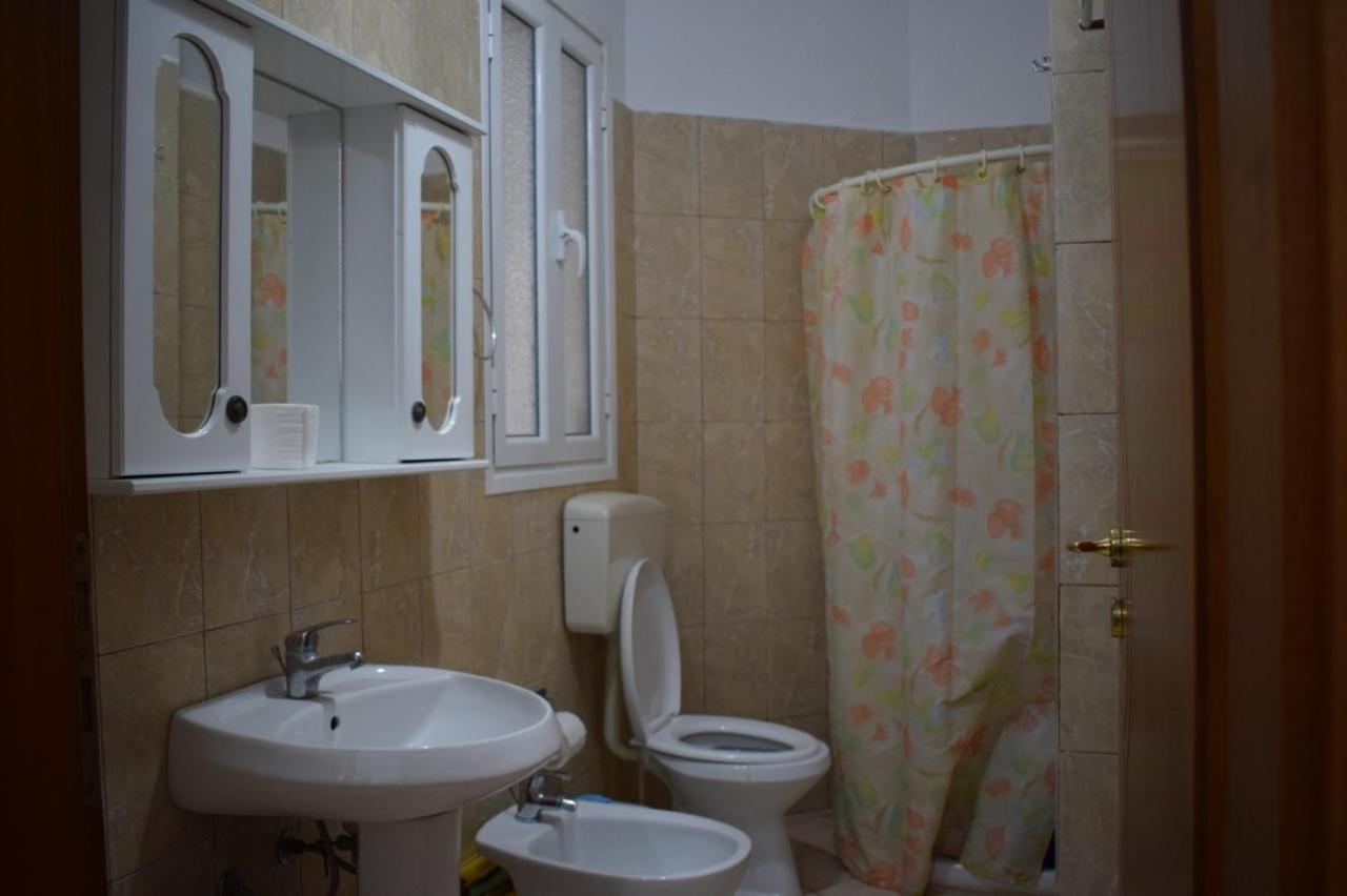 Appartamento Noah 2 Bedrooms Apartment 300 M From Lungomare With Private Parking Vlorë